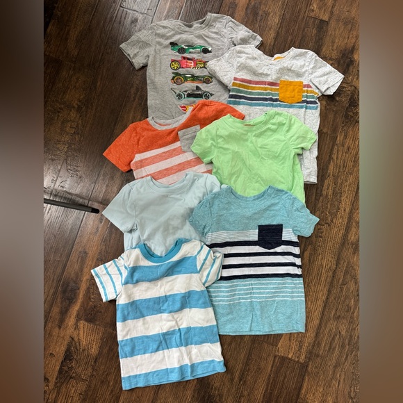 Bundle of 3T Short Sleeve Shirts - Picture 2 of 3